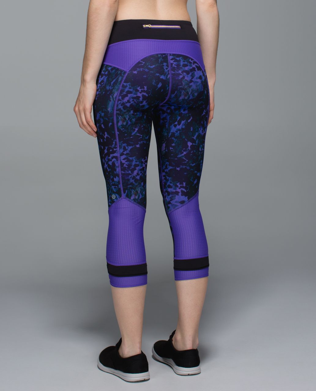 Lululemon Sweaty Or Not Crop *Full-On Luxtreme - Floral Sport Backdrop Iris Flower Multi / Iris Flower