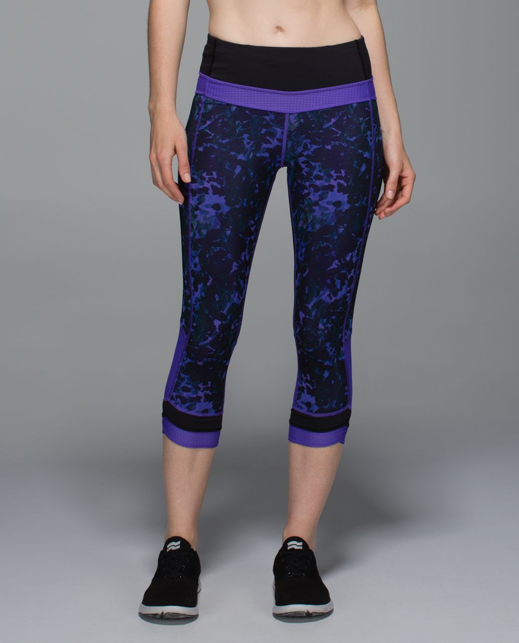 Lululemon Sweaty Or Not Crop *Full-On Luxtreme - Floral Sport Backdrop Iris Flower Multi / Iris Flower