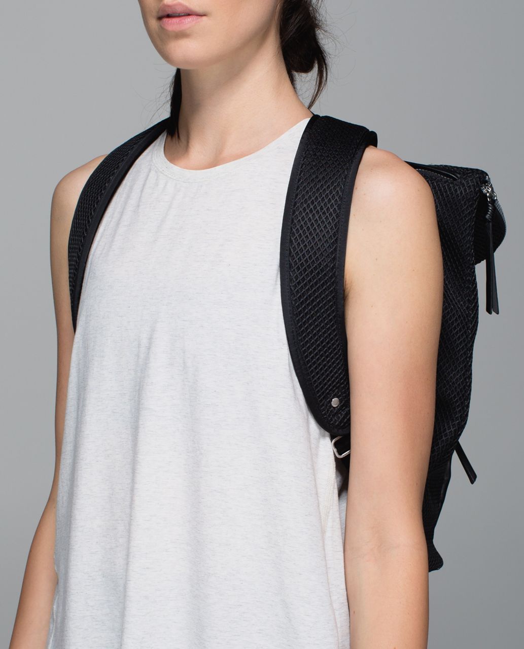 Lululemon Kickin' It Backpack *Mesh - Black