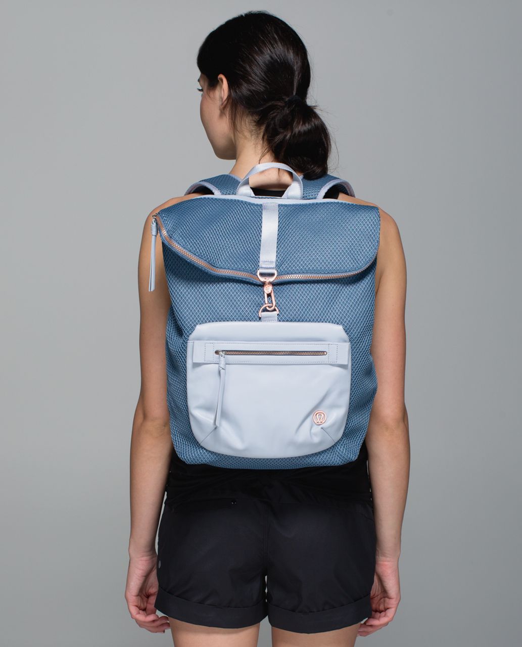 Lululemon Kickin' It Backpack *Mesh - Blue Denim / Silver Fox