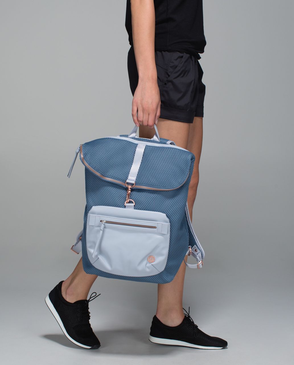 Lululemon Kickin' It Backpack *Mesh - Blue Denim / Silver Fox