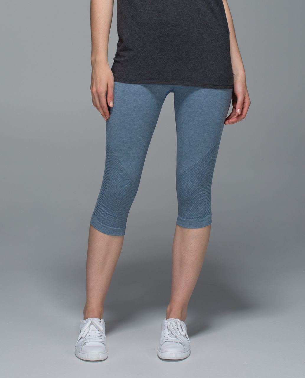 Lululemon In the Flow Crop II in Hesthered Saphire Blue Leggings Size 2