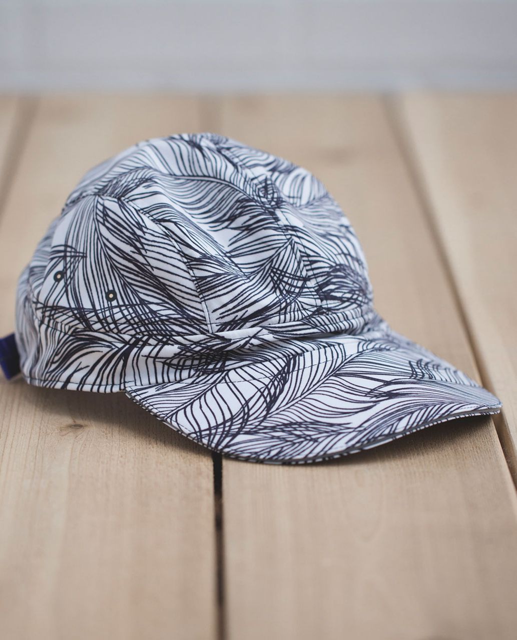 Lululemon Race To Win Run Hat - Sketchy Palms White Black