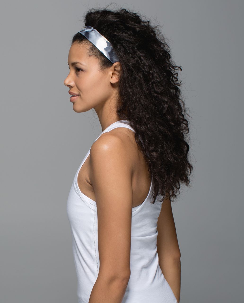 Lululemon Skinny Fly Away Tamer Headband - Pretty Plume Angel Wing Black