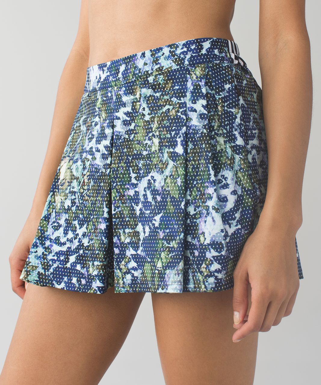 Lululemon City Skort - Floral Sport White Multi / Narrow Bold Stripe Vertical Printed White Black