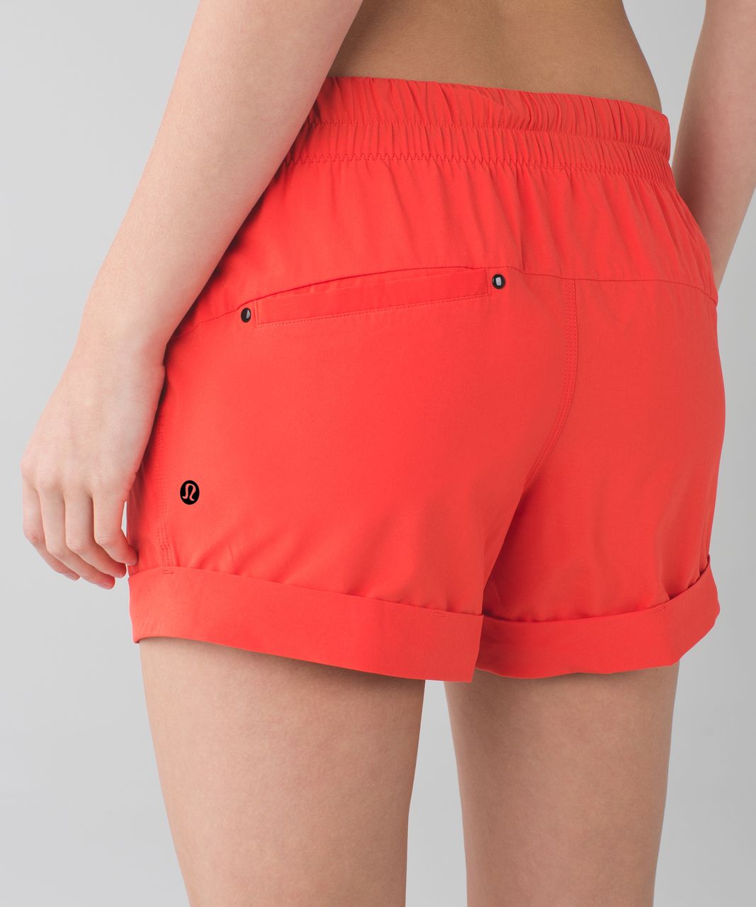 Lululemon Spring Break Away Short *4-way Stretch - Alarming