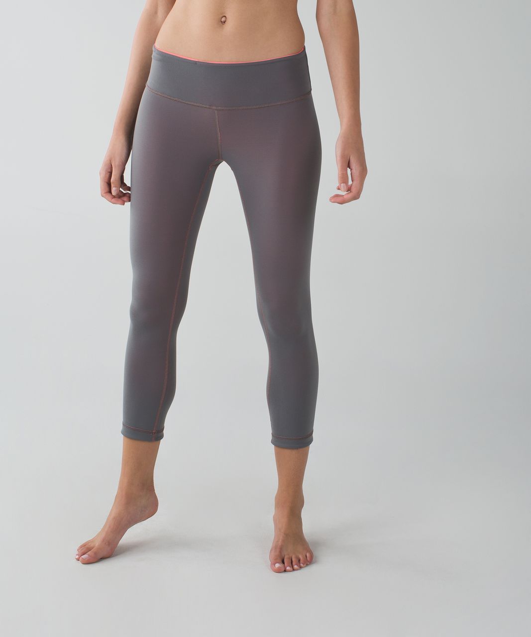 What Is the Difference Between Lululemon Align and Wunder Under? - Playbite