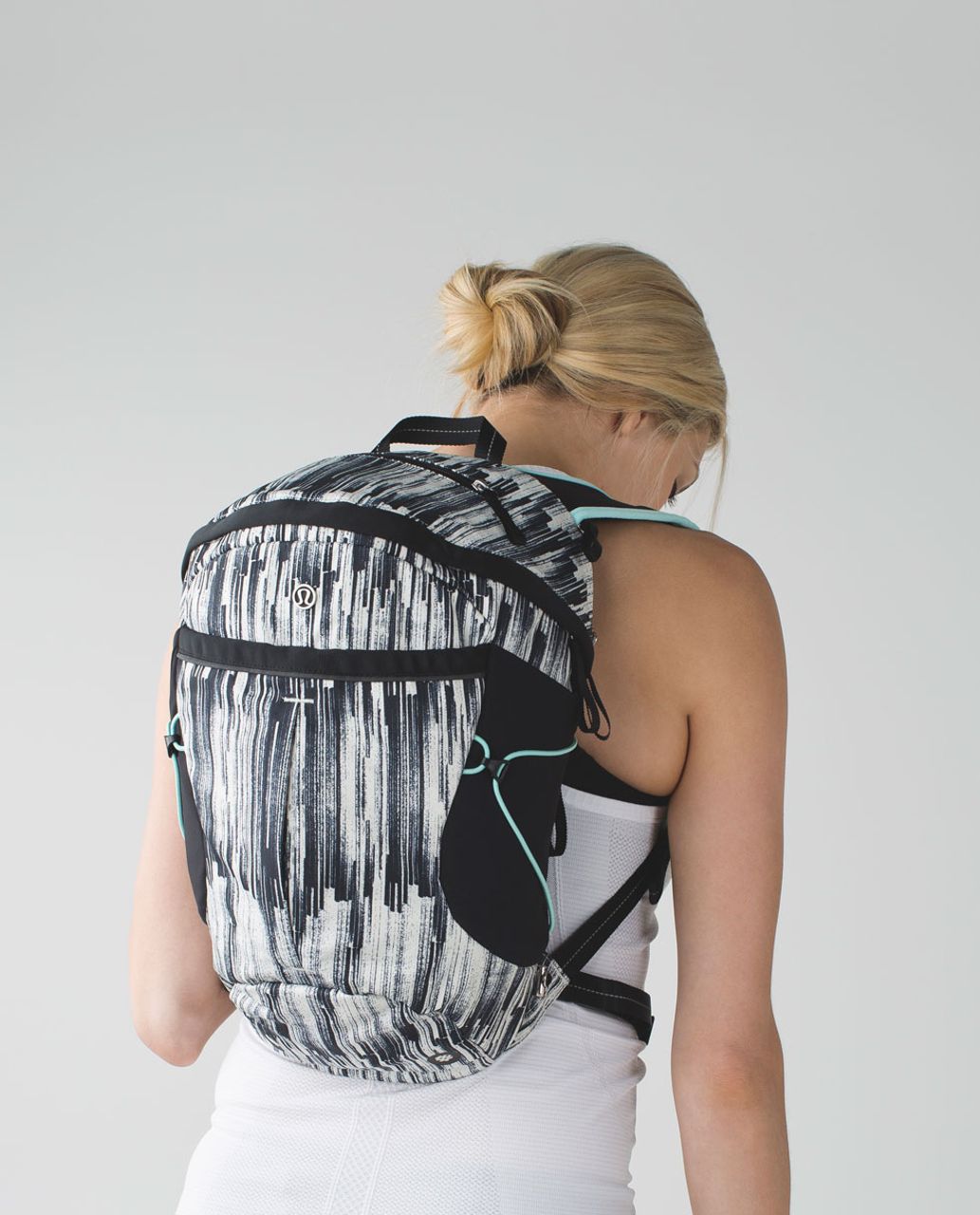 Lululemon Run All Day Backpack - Scratch Match Angel Wing Black / Black