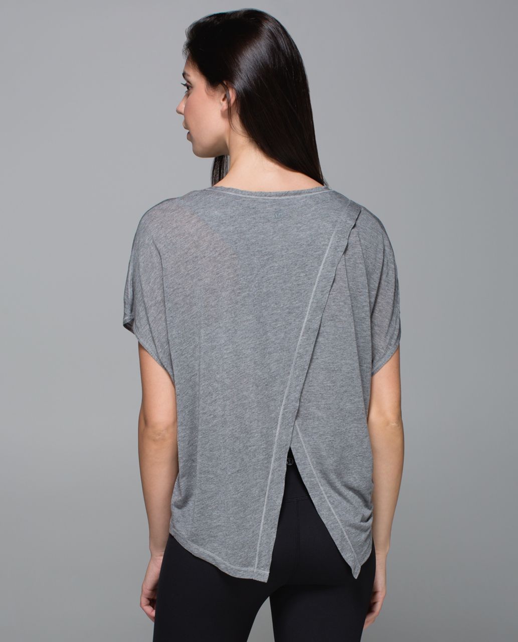 Lululemon Devout Short Sleeve Tee - Heathered Mod Medium Grey