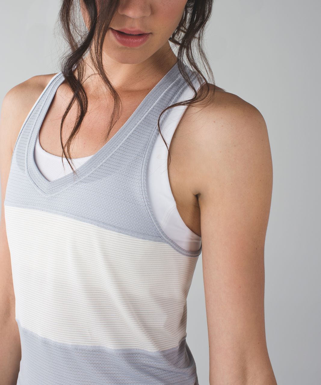 Lululemon Pedal To The Medal Singlet - Silver Fox / Angel Wing