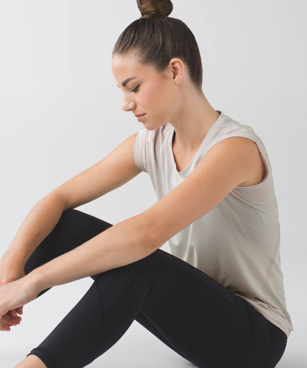 Lululemon Pedal To The Medal Short Sleeve - Heathered Angel Wing