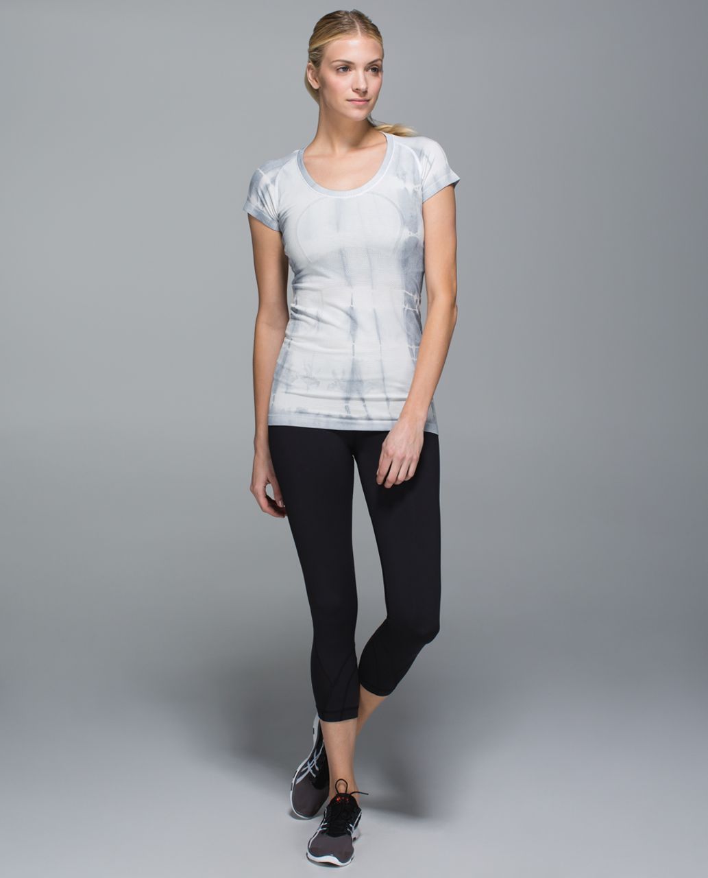 Lululemon Swiftly Tech Short Sleeve Scoop - Heathered Silver Fox