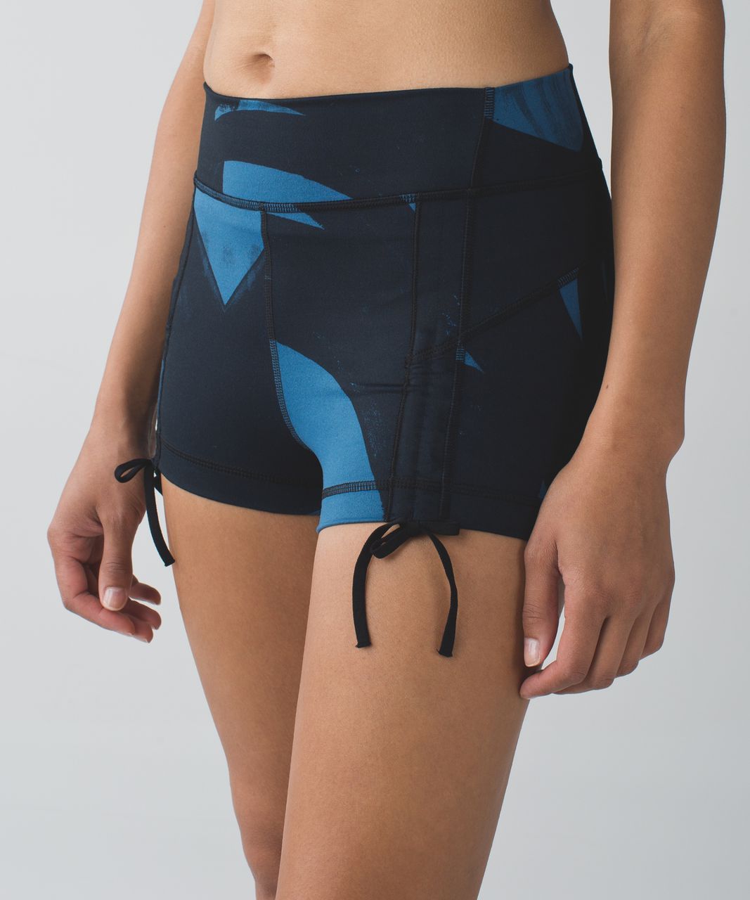 Lululemon Liberty Short - Back Spin Stroke Poseidon Black