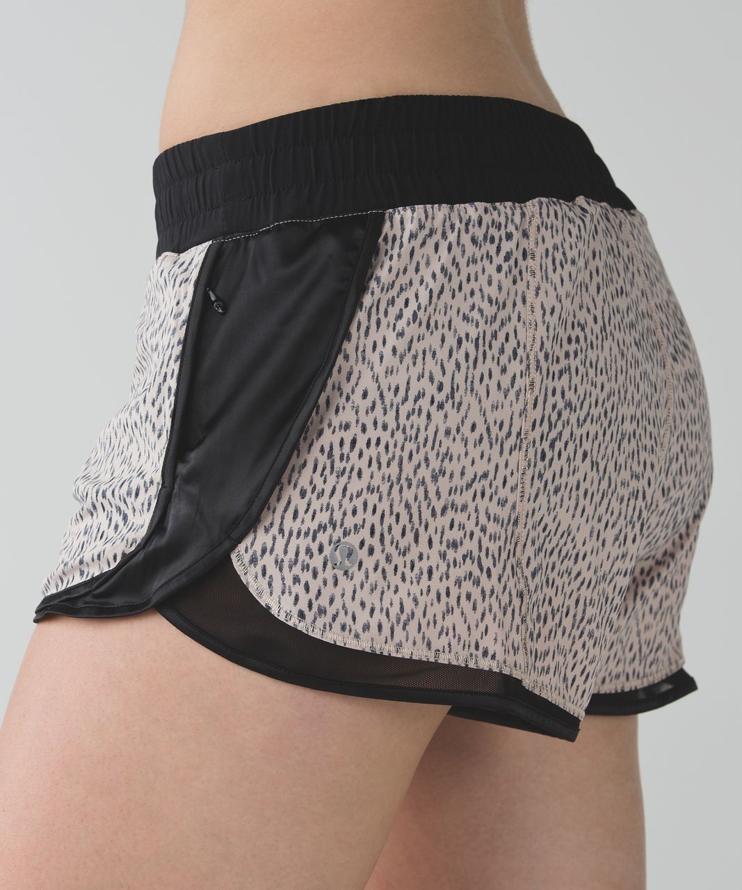 Lululemon Super Squad Short - Dottie Dash Grain Black / Black / Grain