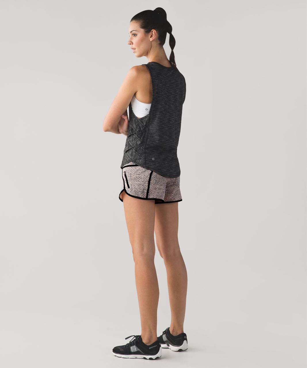 Lululemon Tracker Short III *4-way Stretch - Dottie Dash Grain Black / Black