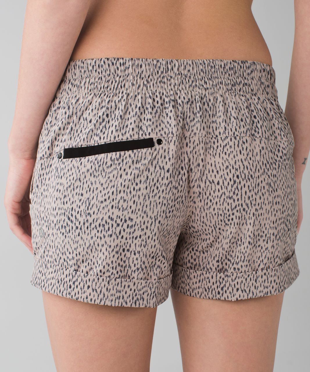 Lululemon Spring Break Away Short *4-way Stretch - Dottie Dash Grain Black - lulu fanatics