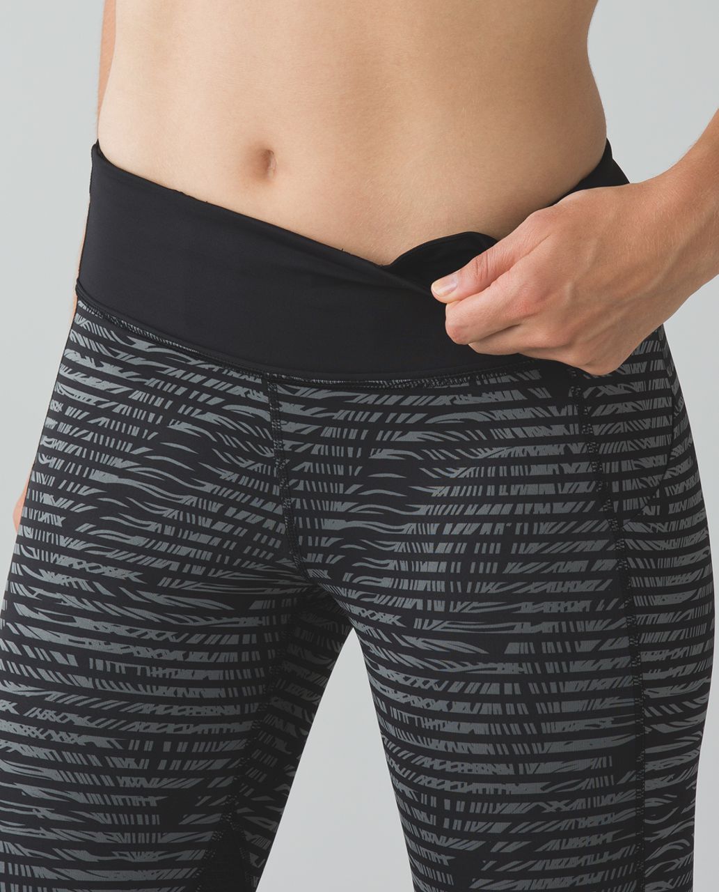 Lululemon Pace Rival Crop *Full-On Luxtreme - Stripe Play Slate Black /  Black - lulu fanatics