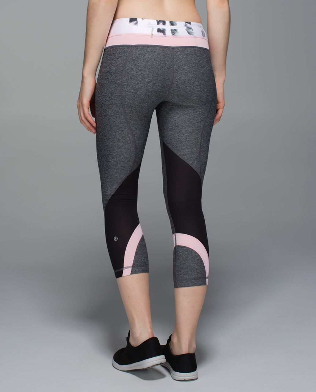 Lululemon Run: Inspire Crop II *All Luxtreme - Giant Herringbone Black  Heathered Black / Black - lulu fanatics