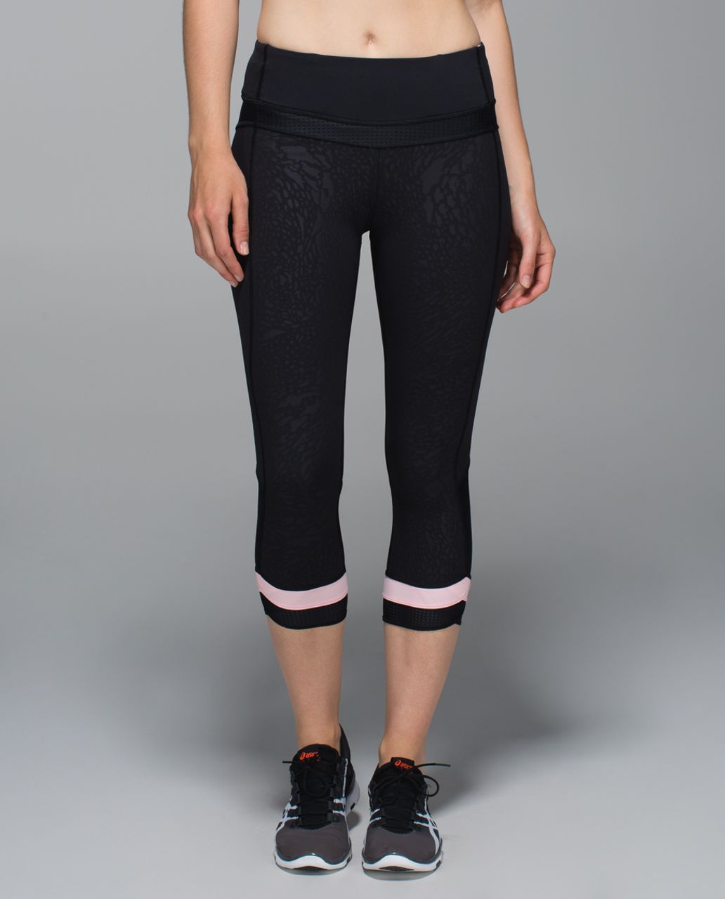 Lululemon Sweaty Or Not Crop *Full-On Luxtreme - Watermark Embossed Black / Blush Quartz