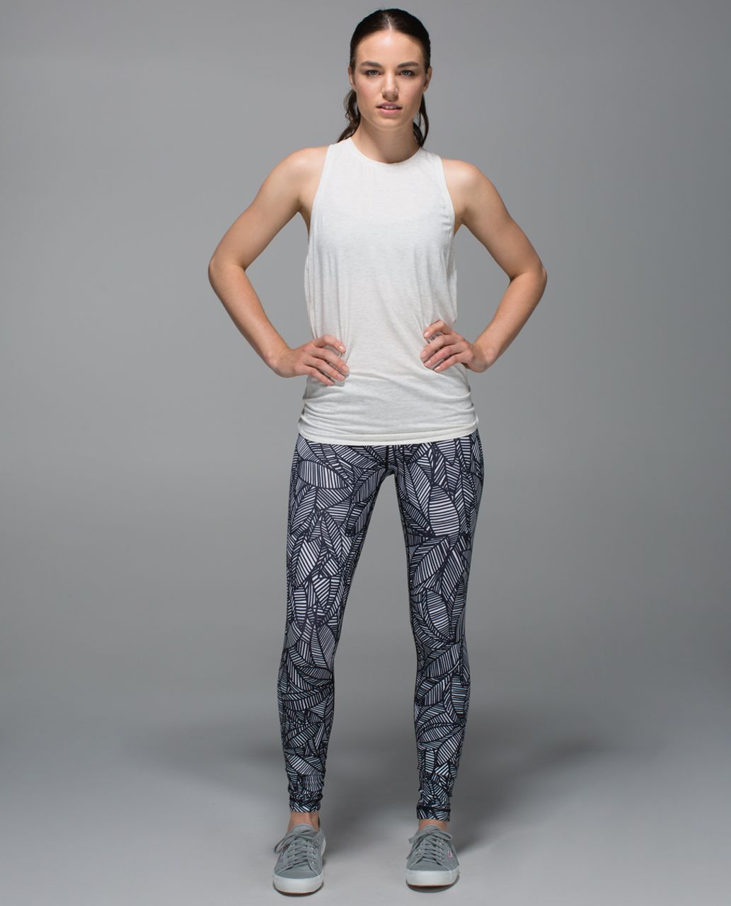 Lululemon Athletica Wunder Under Banana Leaf Print Leggings Black White  Size 4