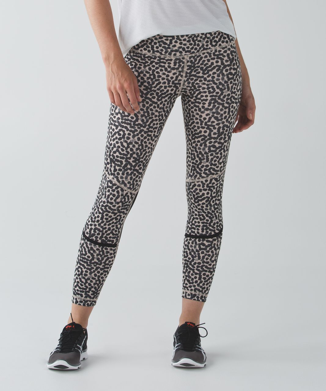 Lululemon Pedal To The Medal 7/8 Tight *Full-On Luxtreme - Ace Spot Grain Black / Black