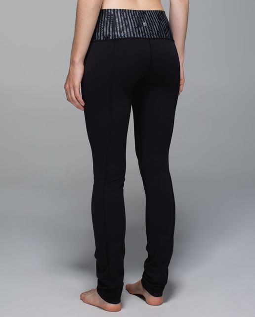 Are Lululemon Skinny Groove Pants Reversible? Let's Find Out! - Playbite