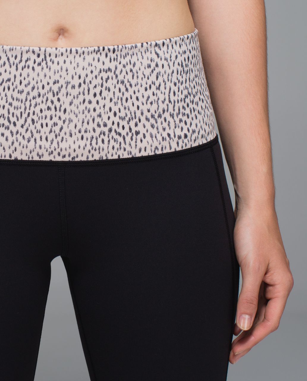 Lululemon Skinny Groove Pant II *Full-On Luon (Roll Down) - Black / Dottie Dash Grain Black