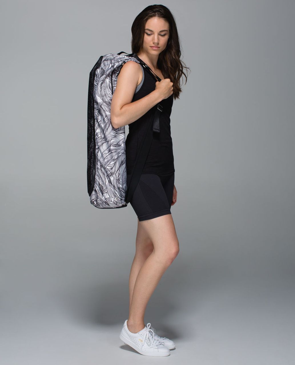 Lululemon Drishti Yoga Tote - Sketchy Palms White Black / Black - lulu  fanatics