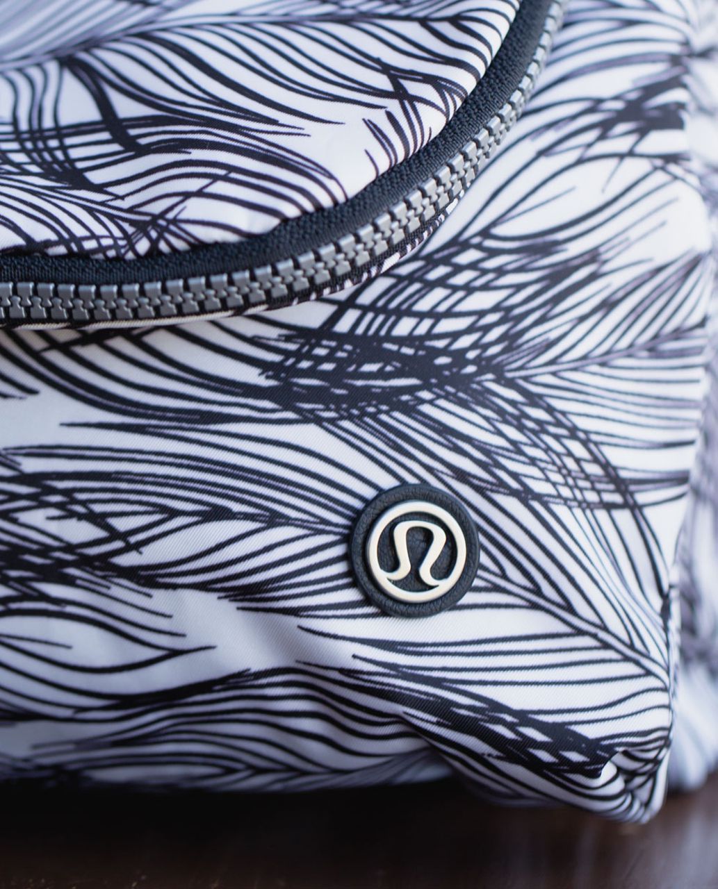 EUC Lululemon Party Om Bag Black