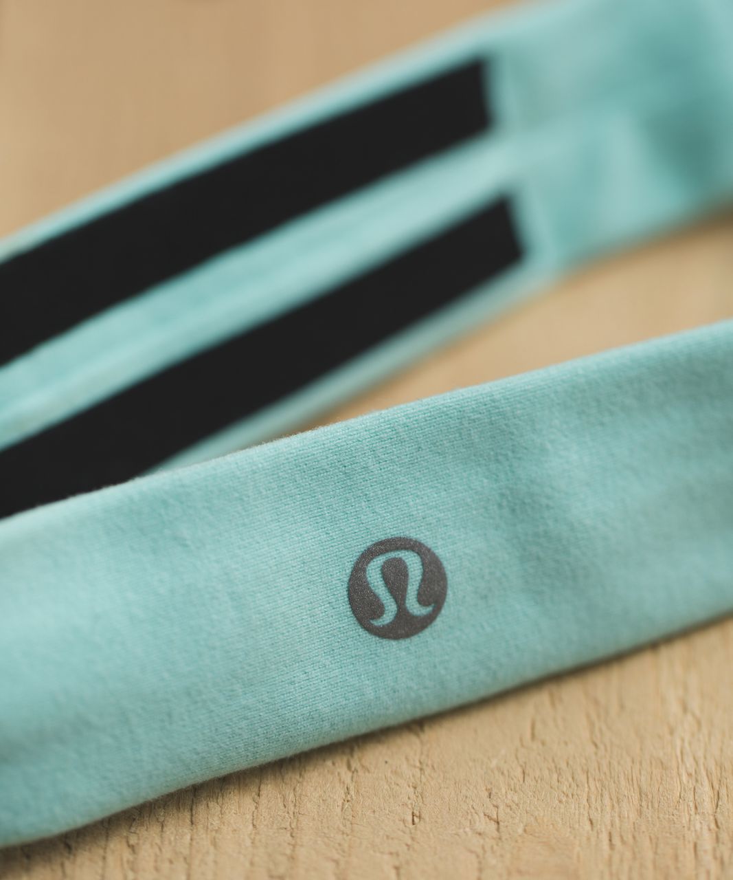 Lululemon Skinny Fly Away Tamer Headband - Tranquil Blue