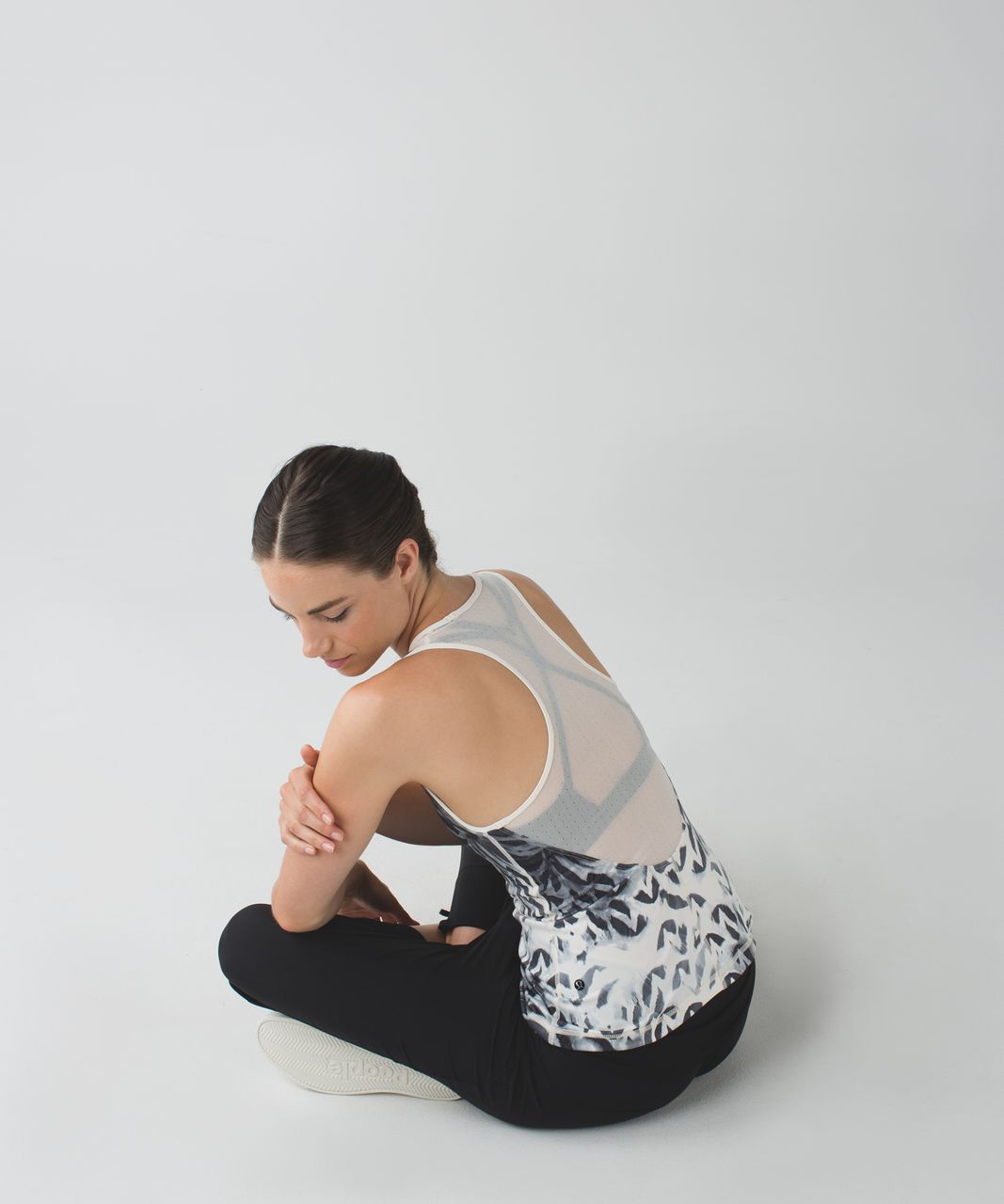 Lululemon Dance To Yoga Tank - Pretty Plume Angel Wing Black / Black