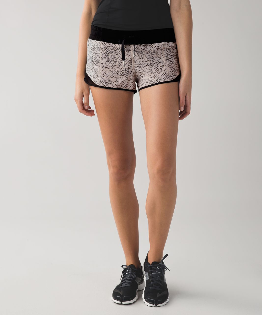 Lululemon Hotty Hot Short - Dottie Dash Grain Black / Black