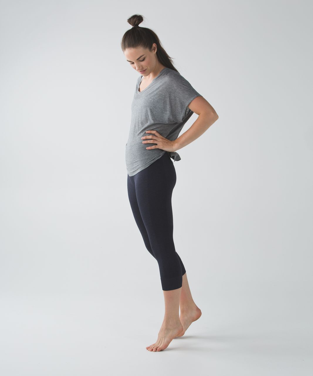 LULULEMON WOMEN'S SEAMLESSLY Street Crop Size 6 Activewear Dashing