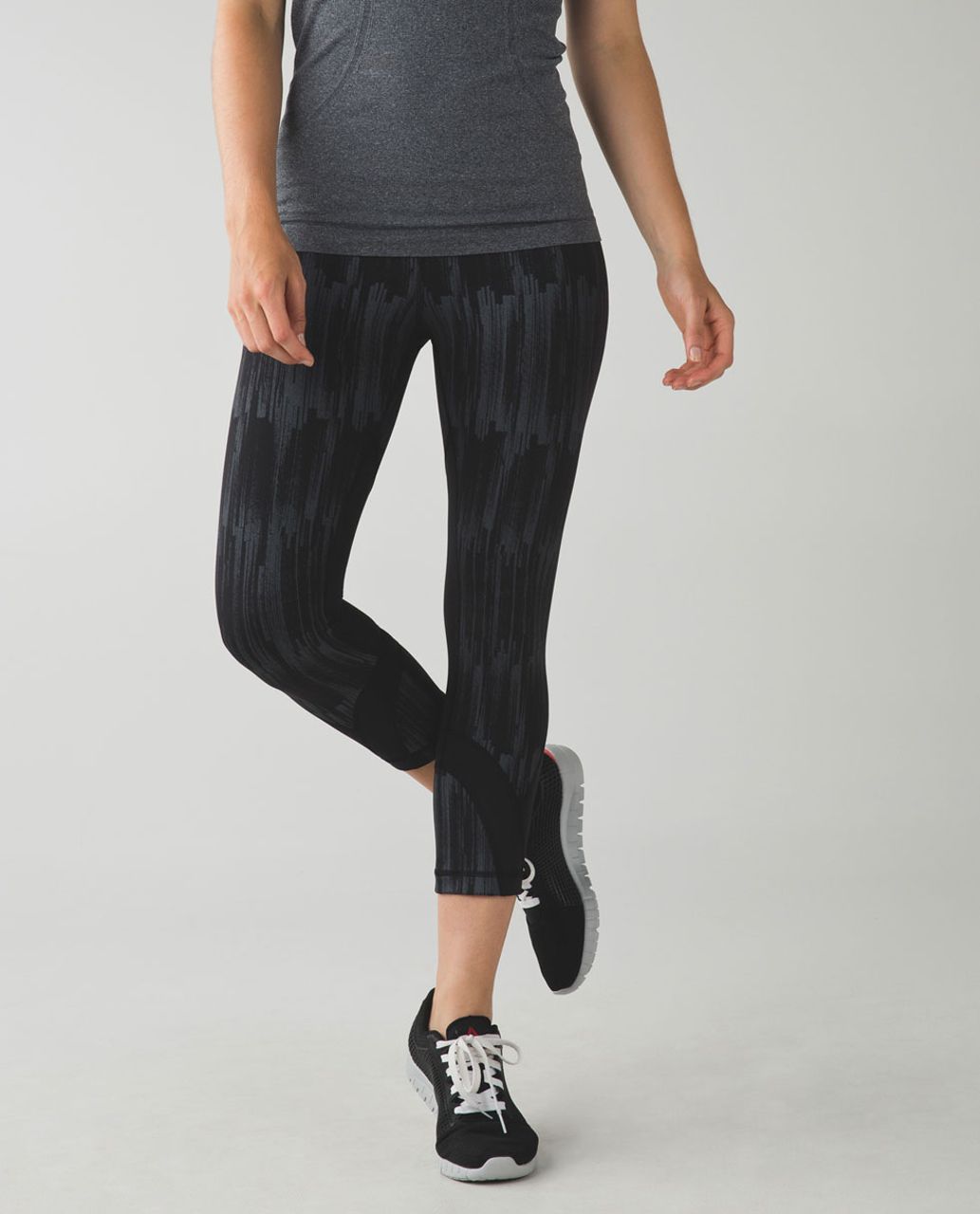 Lululemon Run Inspire Crop II 22” Size 4 Black