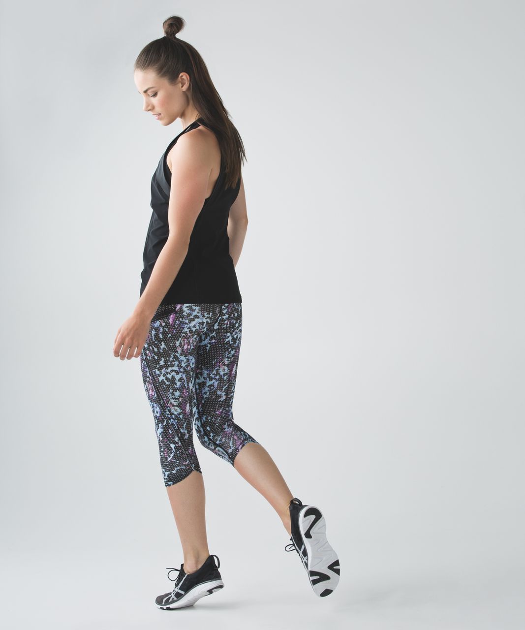 Lululemon Run:  Top Speed Crop *Full-On Luxtreme - Floral Sport Tranquil Blue Multi / Black