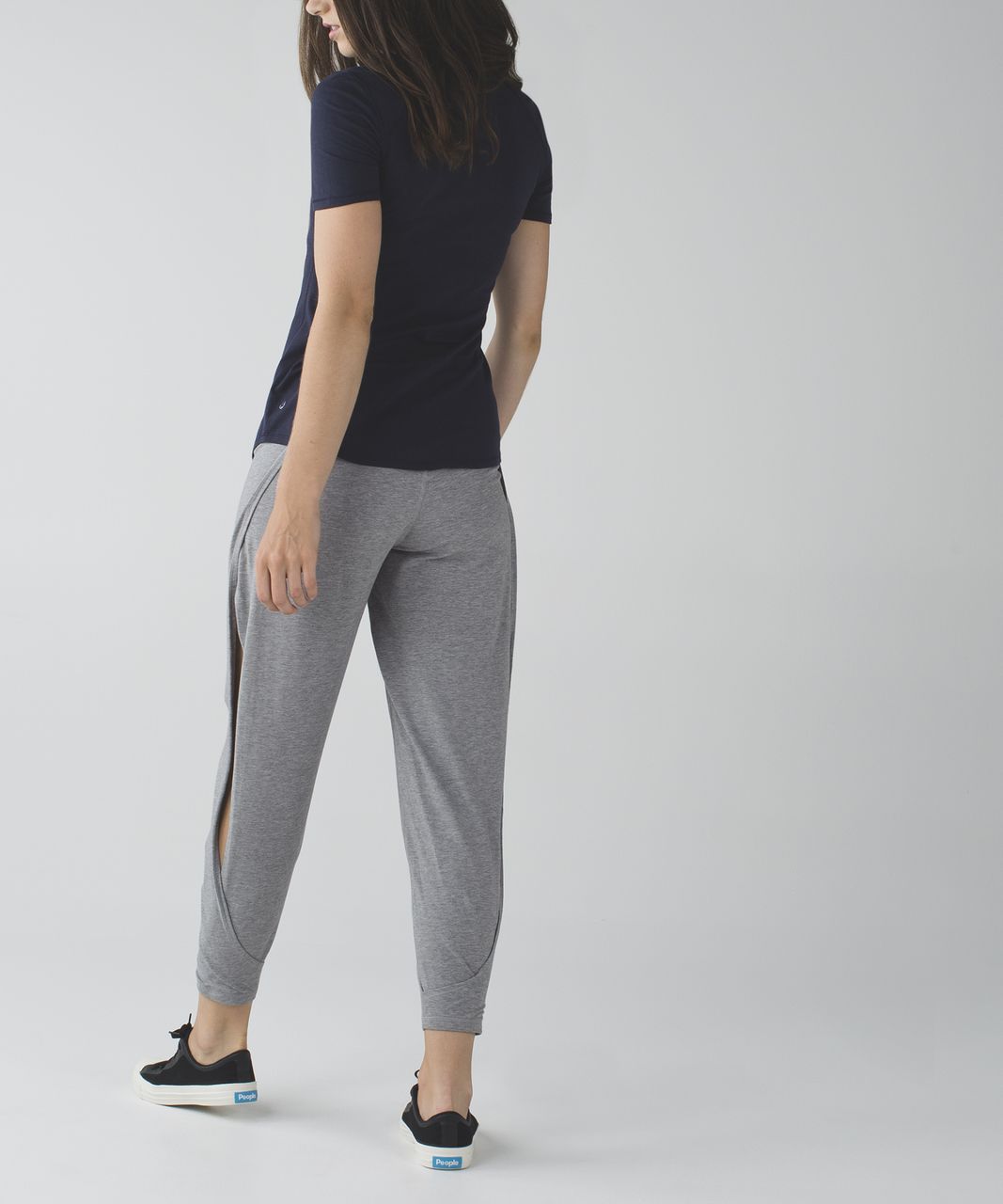 Lululemon Find Your Mantra Pant - Heathered Medium Grey / Heathered Dark  Grey - lulu fanatics