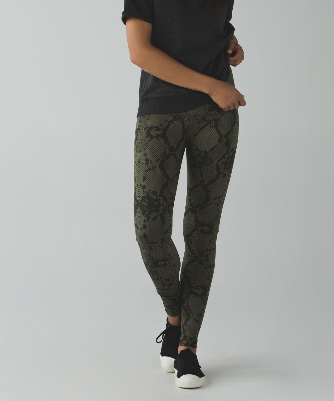 LULULEMON PATIENCE PANT 6 PALM PARTY FATIGUE GREEN GATOR GREEN