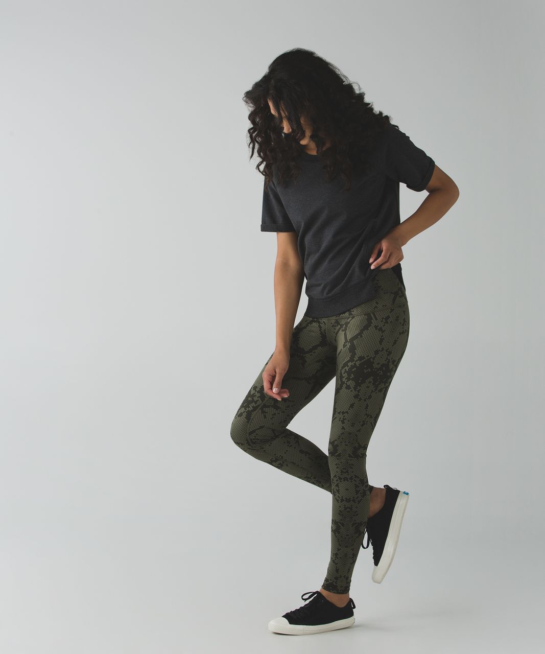 LULULEMON PATIENCE PANT 6 PALM PARTY FATIGUE GREEN GATOR GREEN