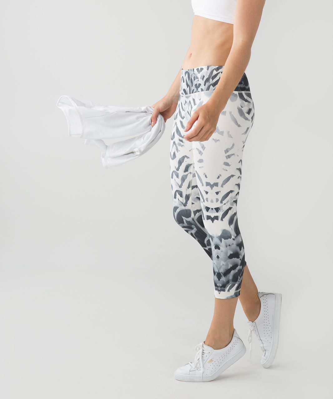 LULULEMON DANCE to YOGA PANTS ANGEL WING PRINT CROPS Sz 6