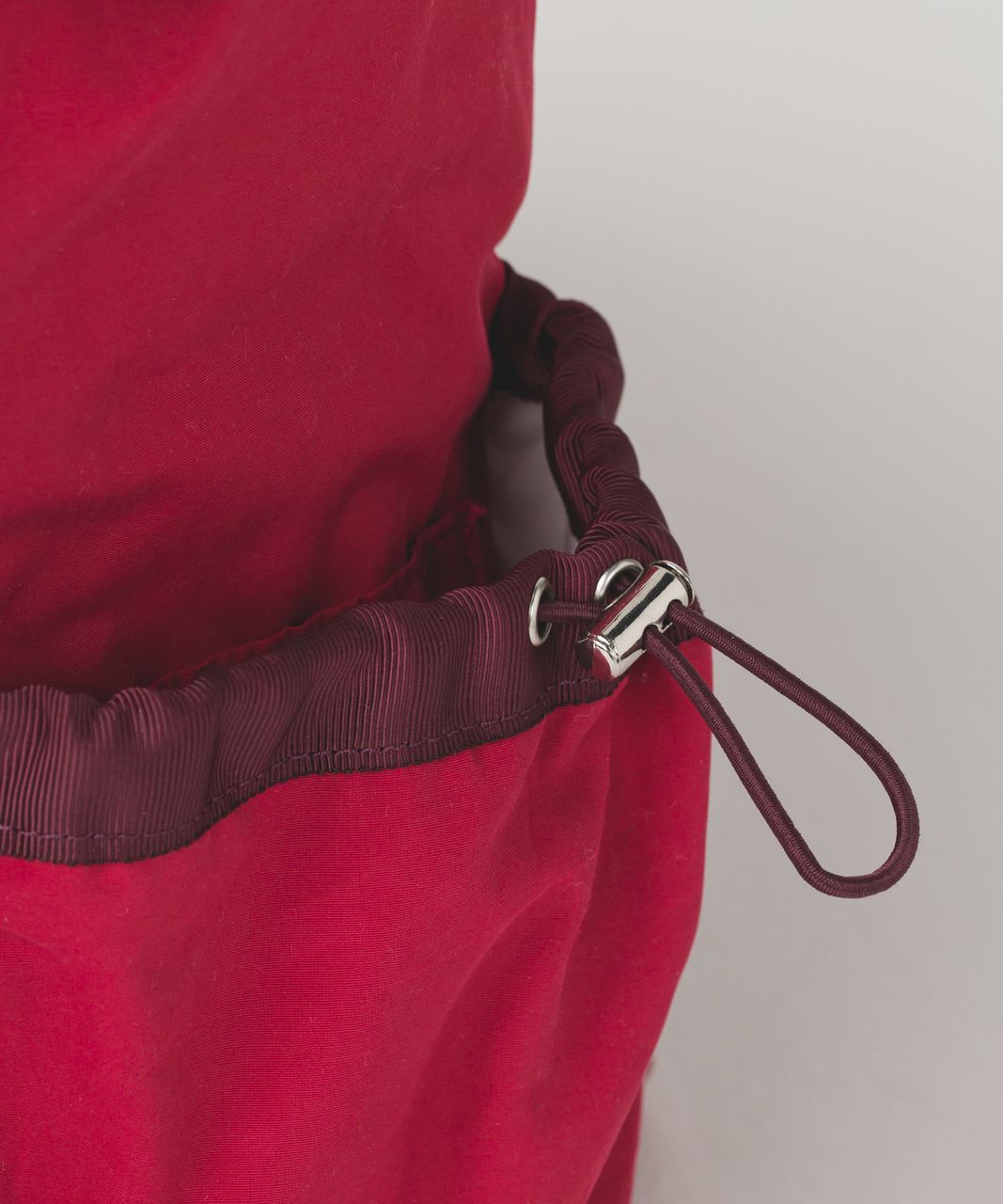 Lululemon Travelling Yogini Rucksack - Cranberry / Bordeaux Drama