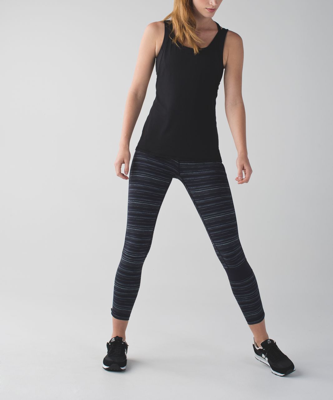 Lululemon P30416 Black Athletic Training Cropped Mid RIse Leggings 8 Striped