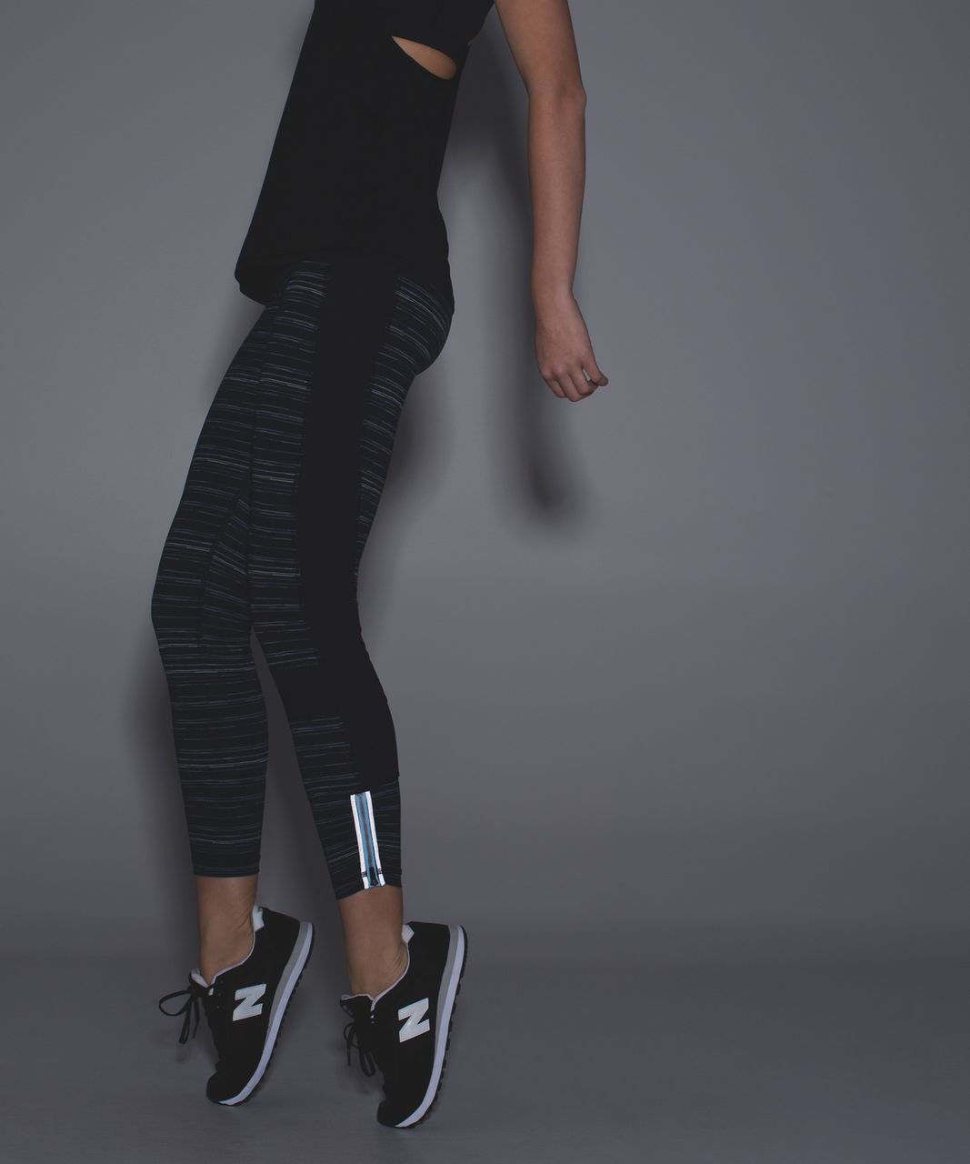 Lululemon Run The World 7/8 Tight - Cyber Stripe Naval Blue Black / Naval  Blue - lulu fanatics