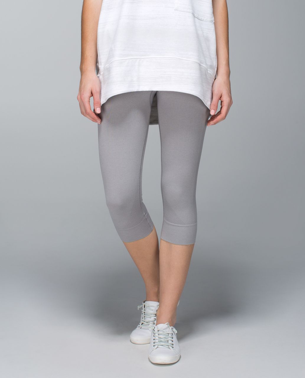 RARE Lululemon Soft Squat Crop In Heathered Grey Daydream/Daydream Grey  Dots