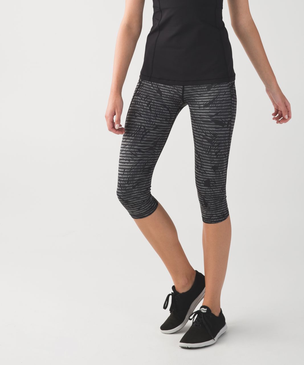 EUC LULULEMON Women's Run Top Speed Crop Leggings Scratch Match Black Size  8