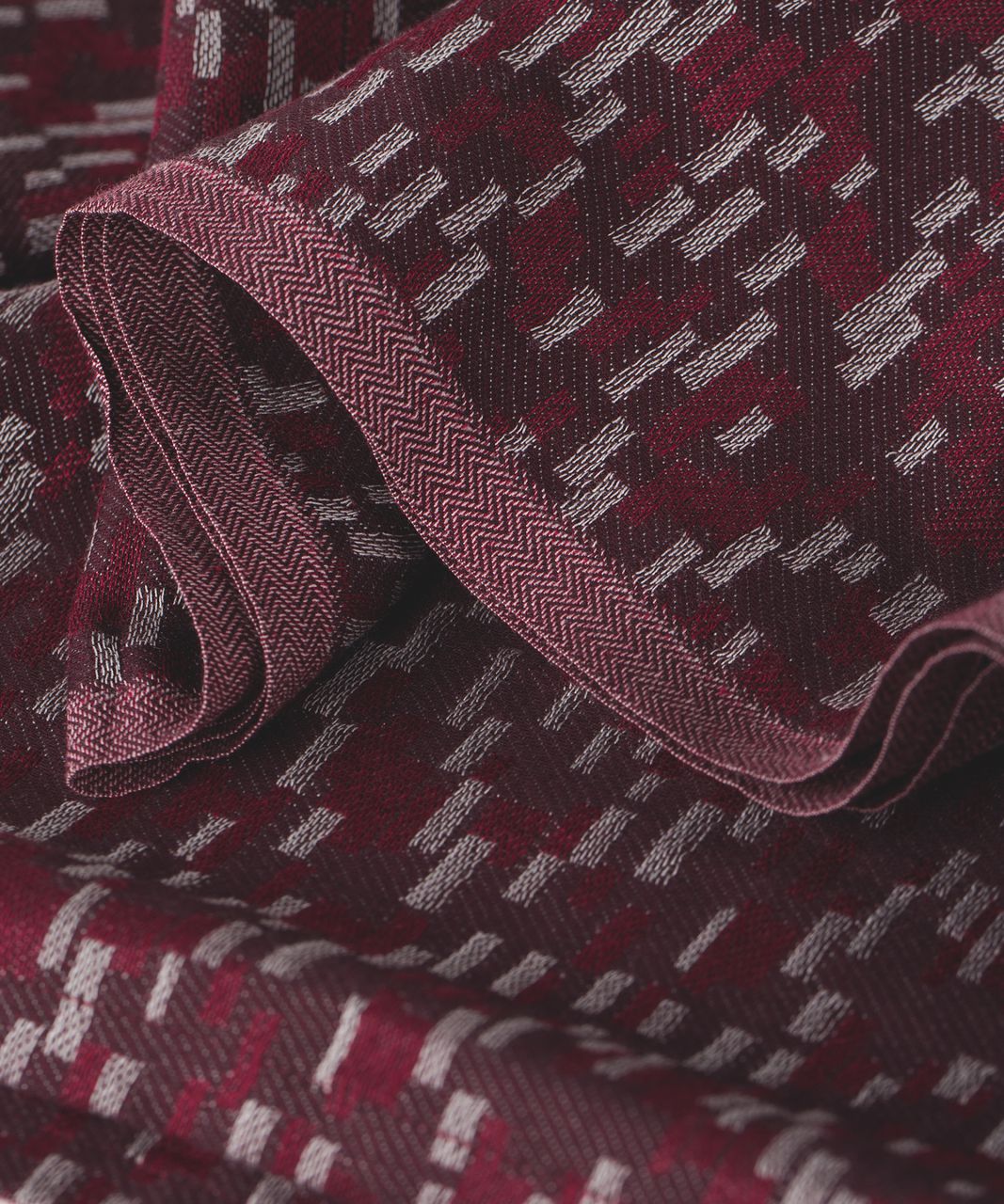 Lululemon Sun To Moon Scarf - Angel Wing / Cranberry / Bordeaux Drama