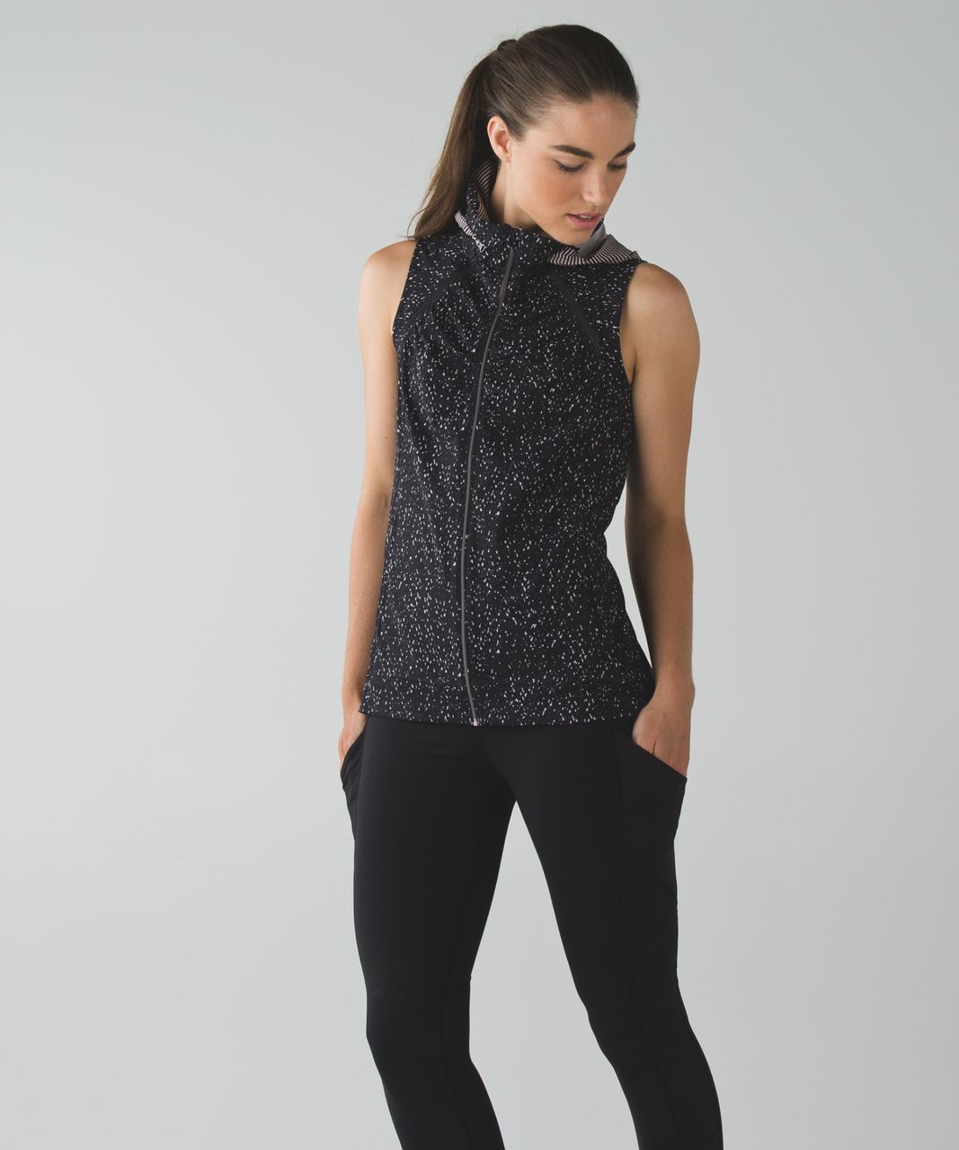 Lululemon Go The Distance Vest - Butterfly Texture Mink Berry Black