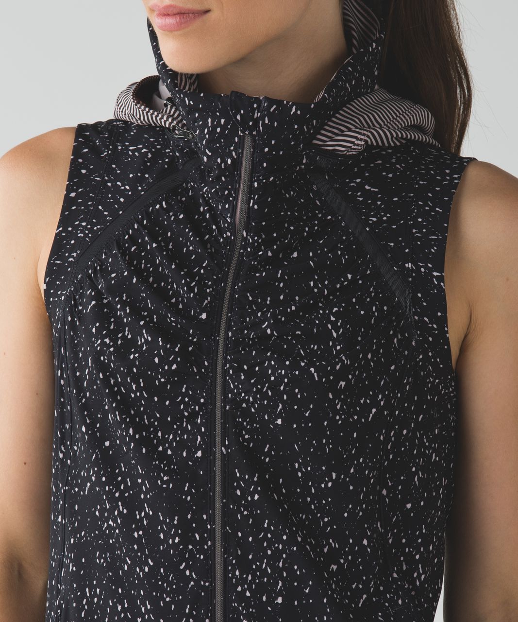 Lululemon Go The Distance Vest - Butterfly Texture Mink Berry Black