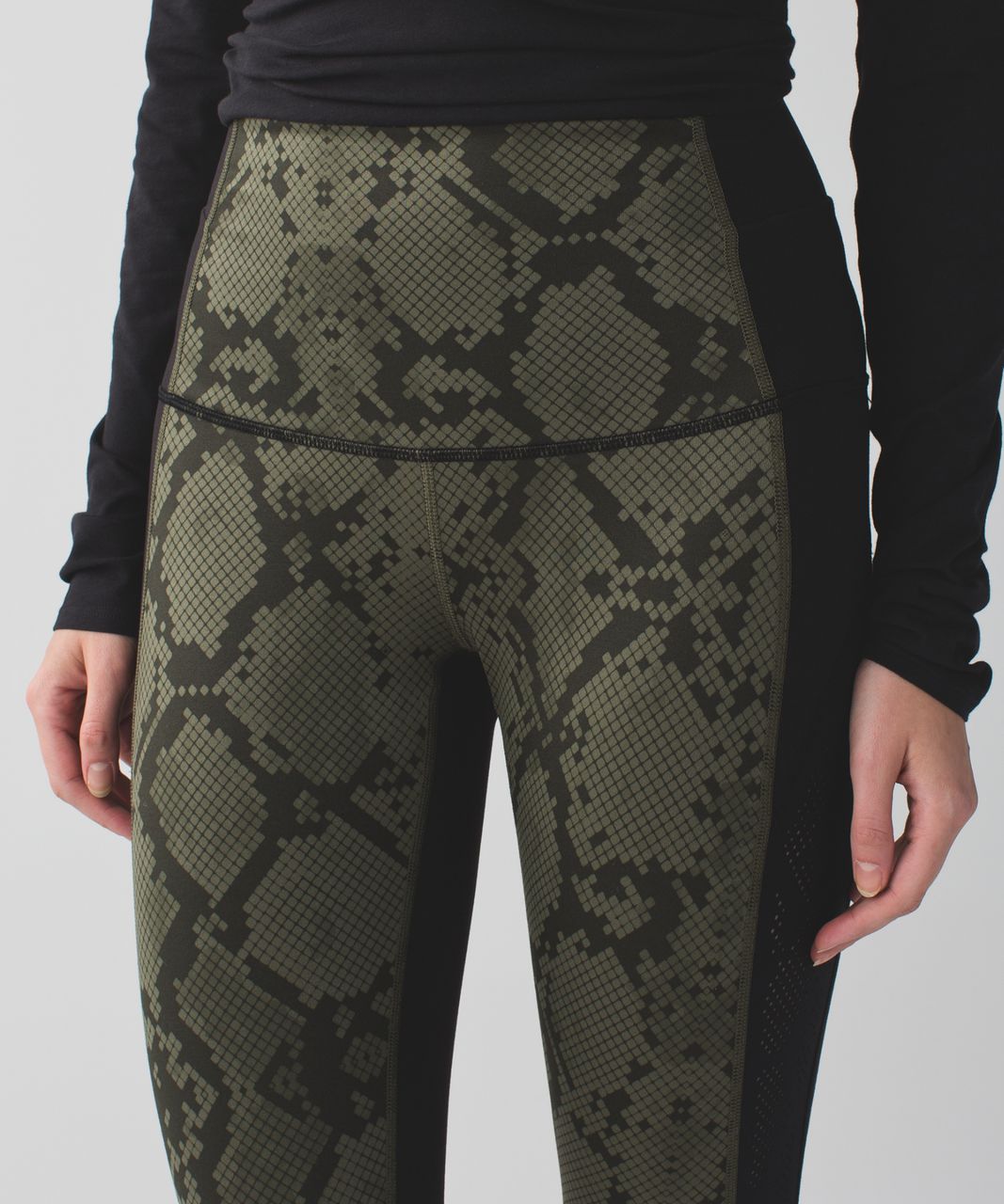 Lululemon Beyond Boundaries Pant - Black / Ziggy Snake Butter Pink Black