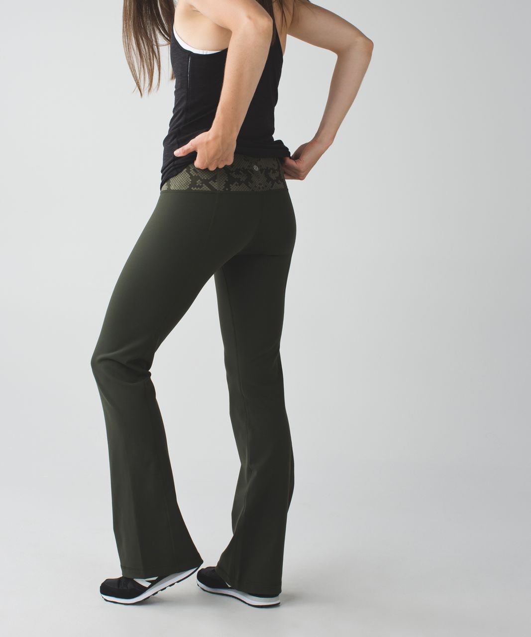 lululemon athletica, Pants & Jumpsuits, Lululemon Groove Crop Reversible  Roses Leggings Black With Roses Band 8