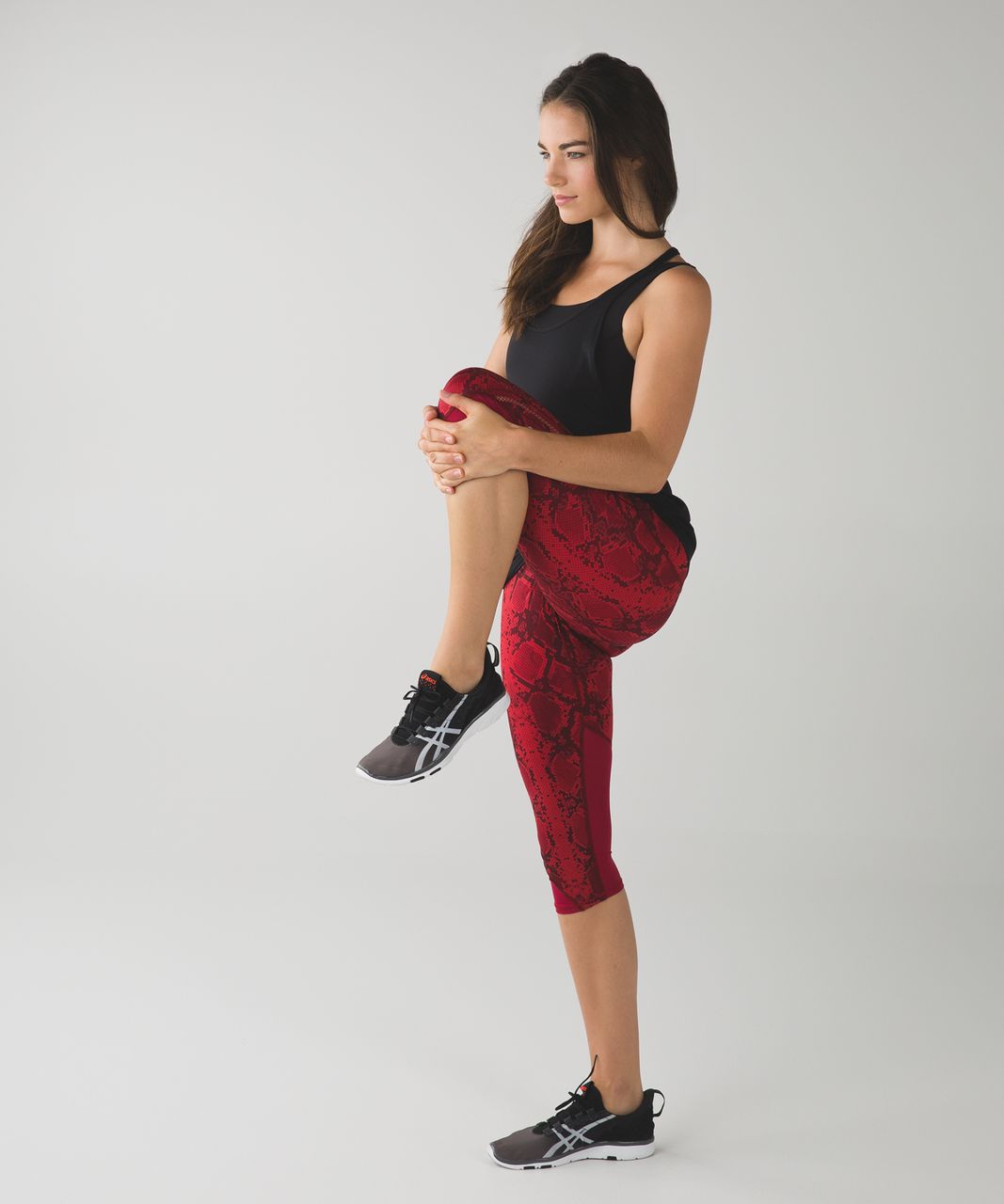 Red Snakeskin Pattern Capri Leggings